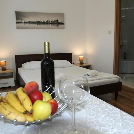 Apartments Muhar Sveti Stefan Buitenkant foto