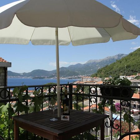 Apartments Muhar Sveti Stefan Buitenkant foto