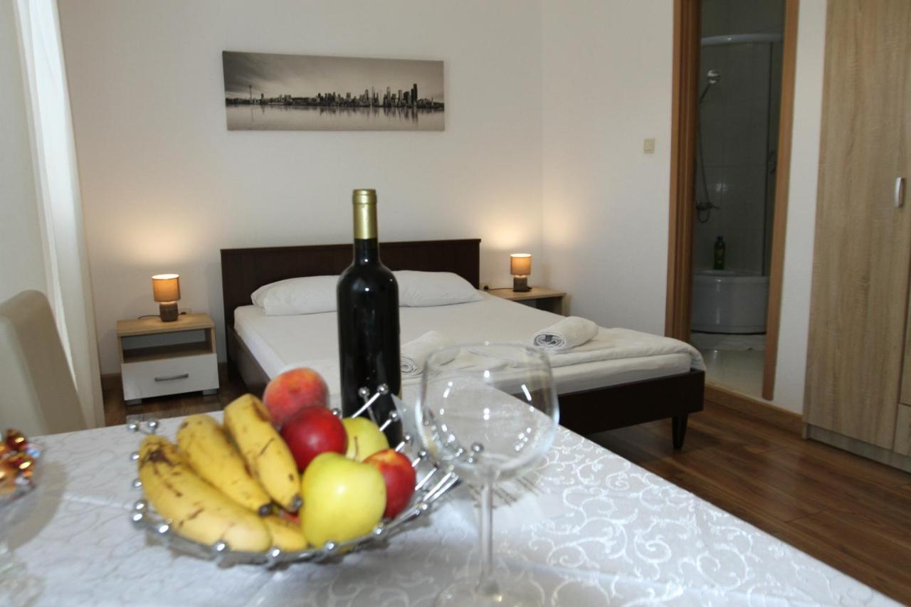 Apartments Muhar Sveti Stefan Buitenkant foto
