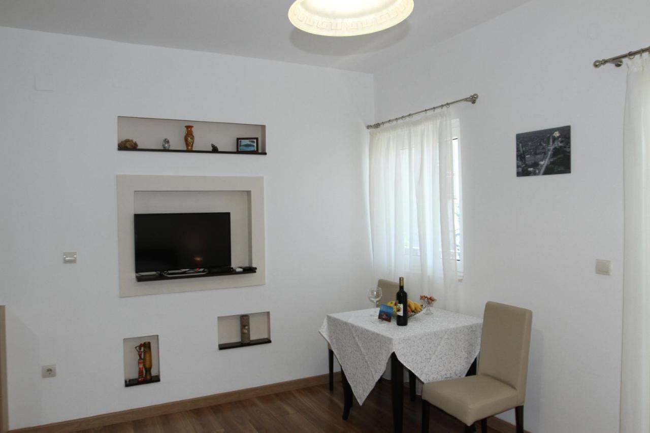 Apartments Muhar Sveti Stefan Buitenkant foto