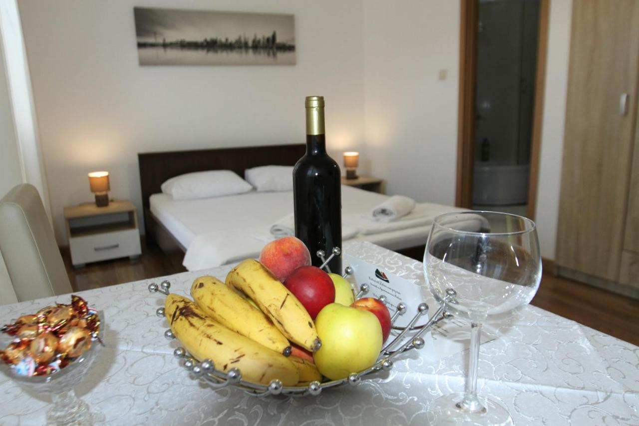 Apartments Muhar Sveti Stefan Buitenkant foto