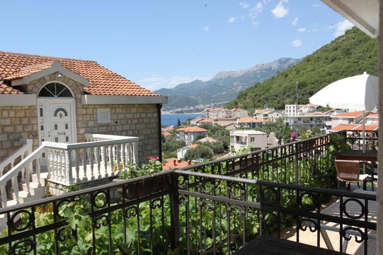 Apartments Muhar Sveti Stefan Buitenkant foto