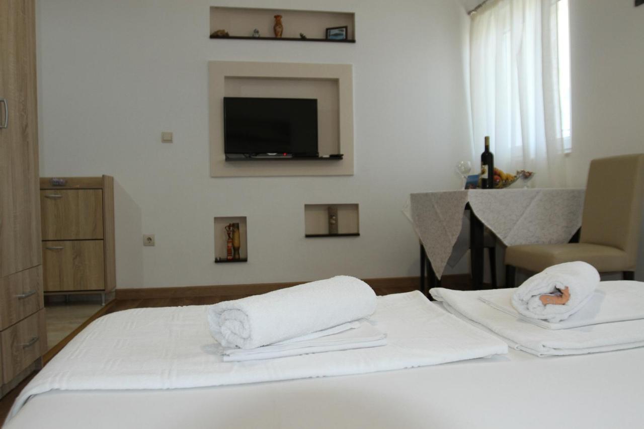 Apartments Muhar Sveti Stefan Buitenkant foto