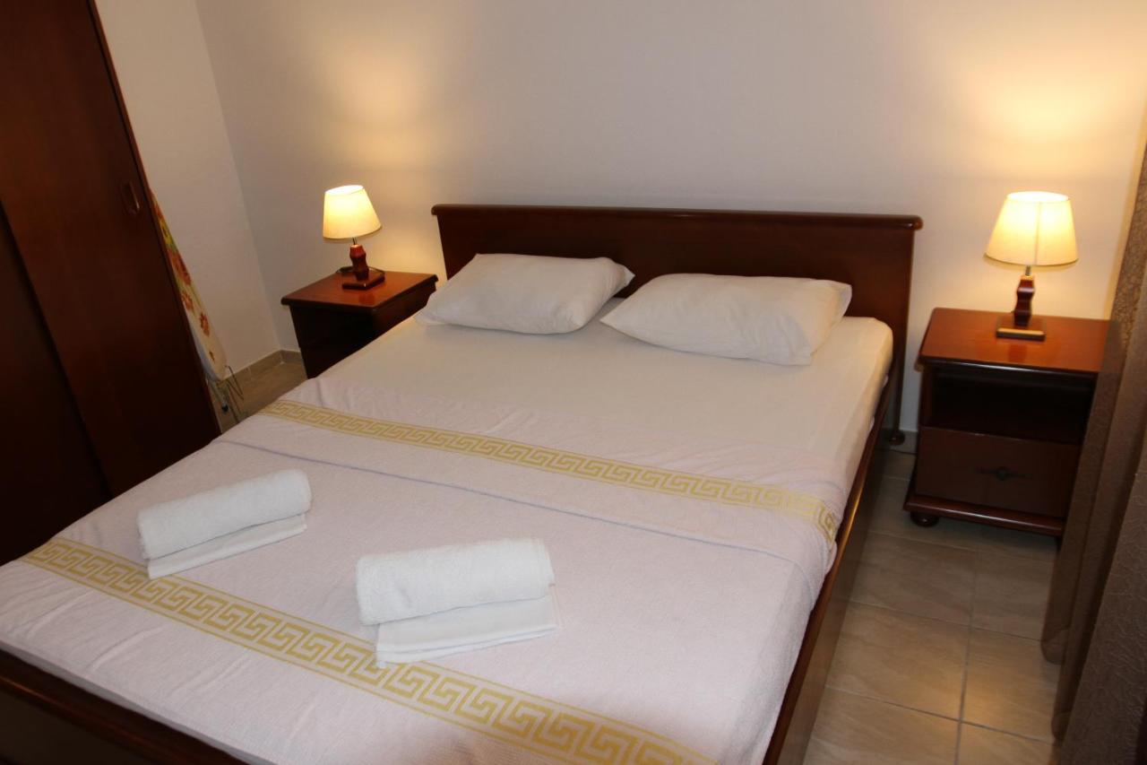 Apartments Muhar Sveti Stefan Buitenkant foto