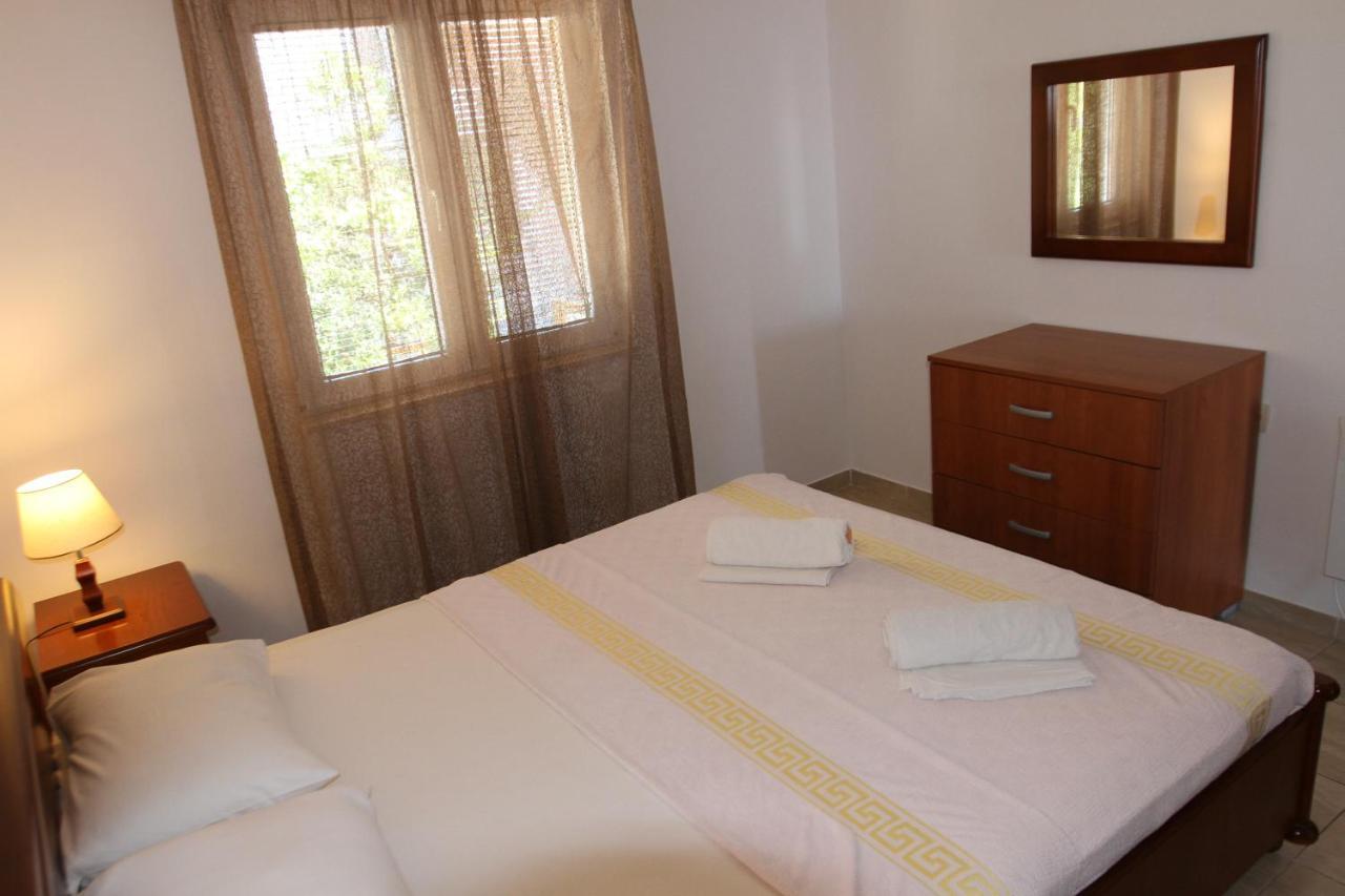 Apartments Muhar Sveti Stefan Buitenkant foto
