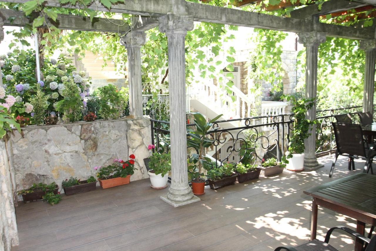 Apartments Muhar Sveti Stefan Buitenkant foto